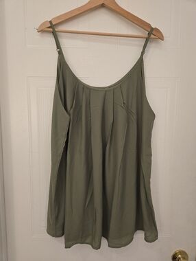 Zenana XL Olive Sleeveless Pleated Tank